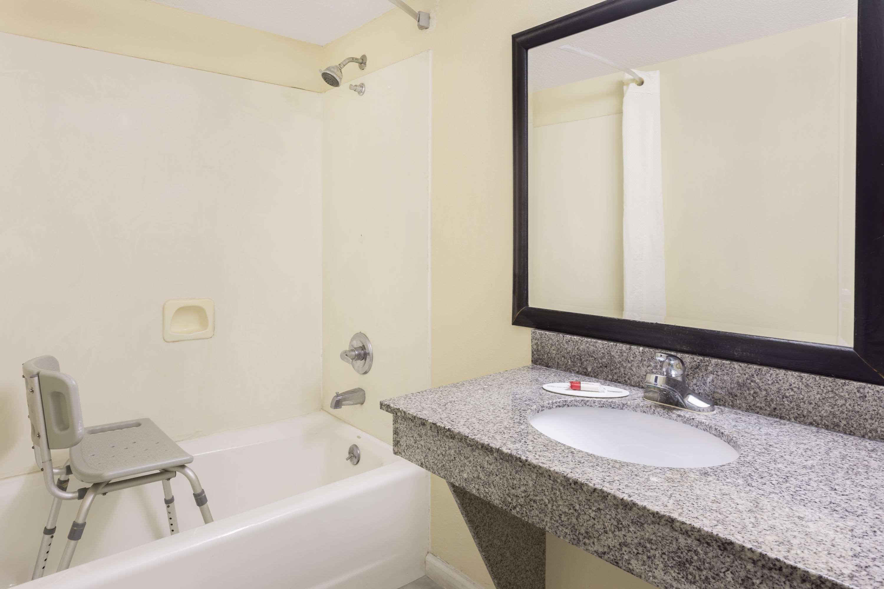 Super 8 By Wyndham Decatur/Lithonia/Atl Area Motel Luaran gambar